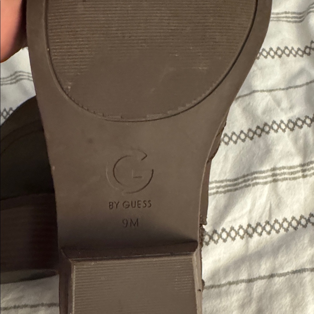 Guess Boots - Picture 5 of 7